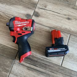 M12 Stubby 1/2 in. Impact Wrench