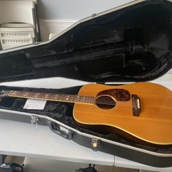 Lovely 71’ Gibson Guitar 