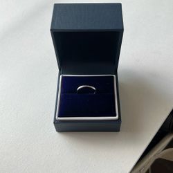 Blue Nile 4mm Platinum Size 4 (NEW) 