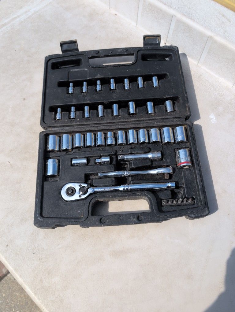 Husky Socket Set