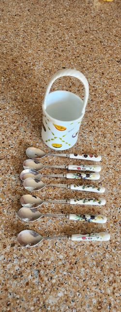 Tran spoons set with holder