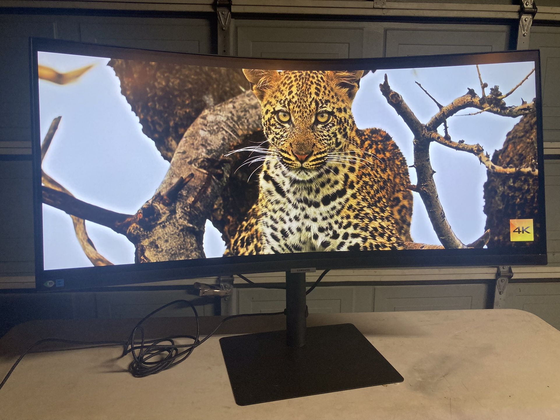 Samsung 34” ViewFinity s65vc curved WQHD Monitor - w/built Speakers & Camera - DESIGNED for Gaming & Graphic Design