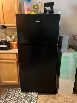 Hotpoint Black refrigerator