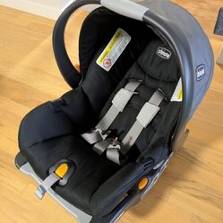 Chicco KeyFit 30 Infant Car Seat and base