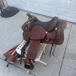 Horse Saddle For Sale Send Me Offers