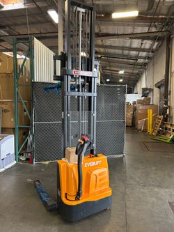 NEW factory price HALF OF MARKET VALUE electric forklifts 