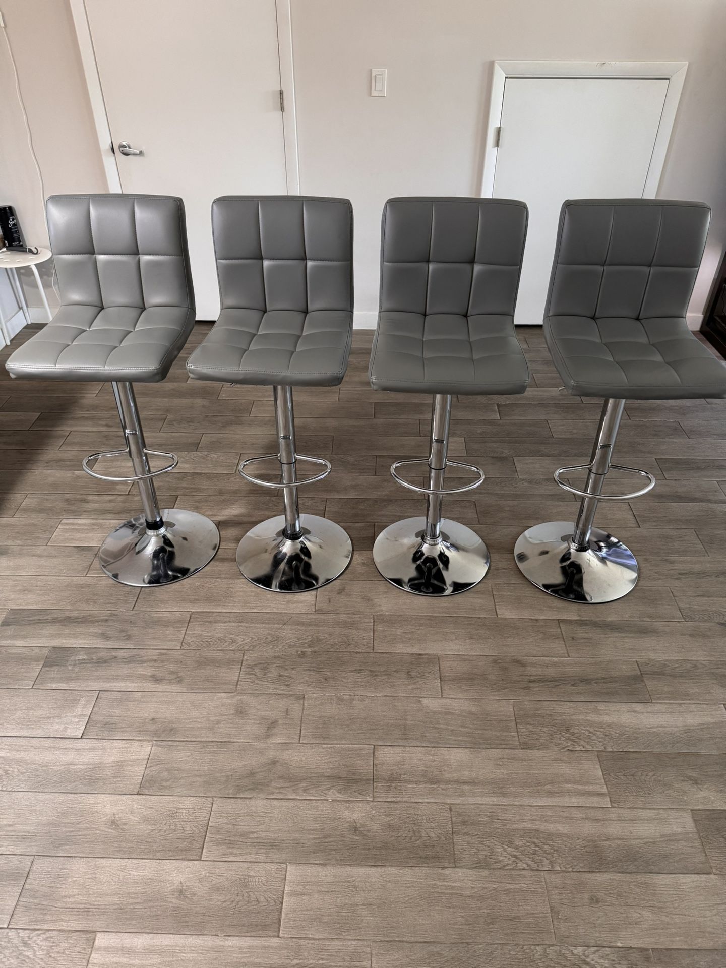 4 Stool Chairs