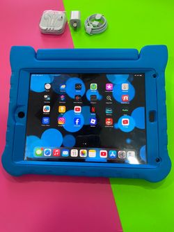 Apple iPad 5th Generation with 32GB storage, in good working condition. Fully functional and iCloud unlocked, ready for a new user.