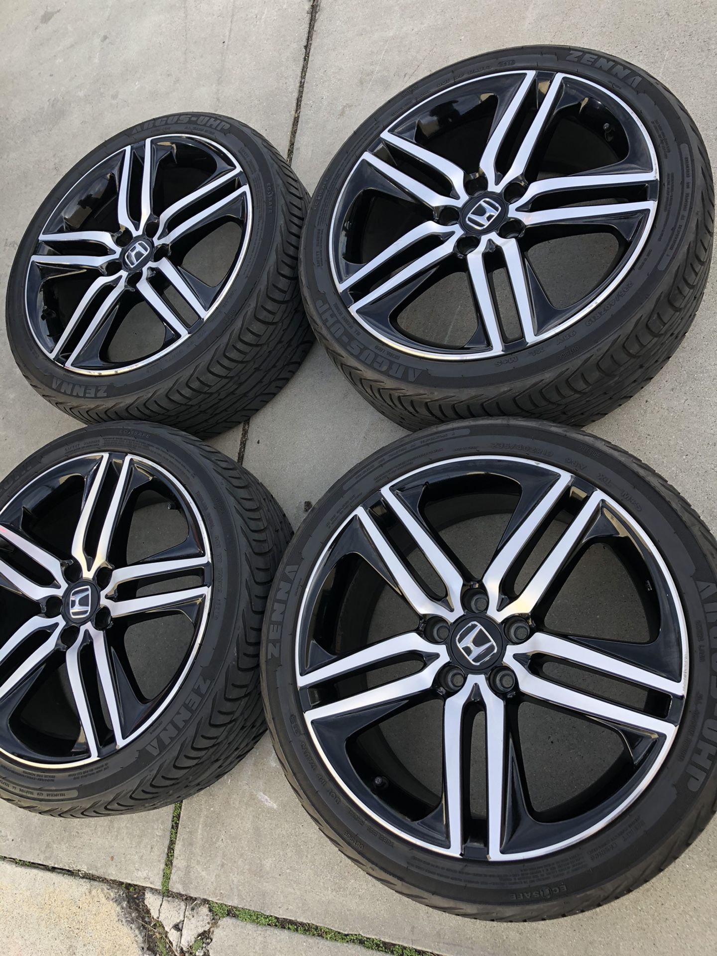 Rims and tires 19x8 5x114.3 for Honda acord sport
