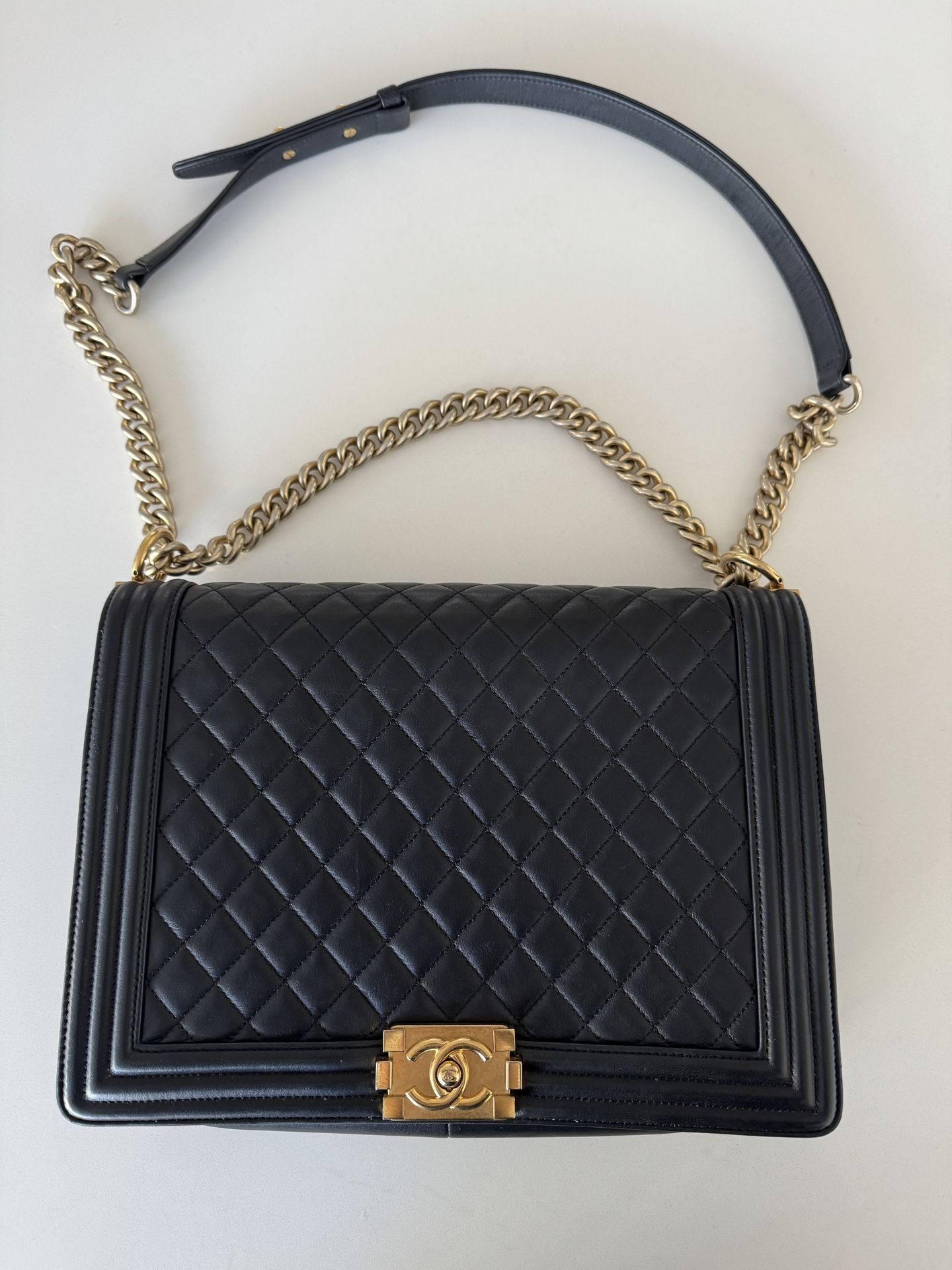 Authentic CHANEL Quilted Leather Jumbo Le Boy Bag Flap Black Purse Gold Hardware