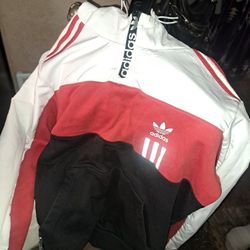 Adidas Sweatshirt