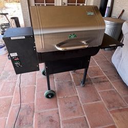 Daniel Boone Green Mountain Grill - Pellet Smoker