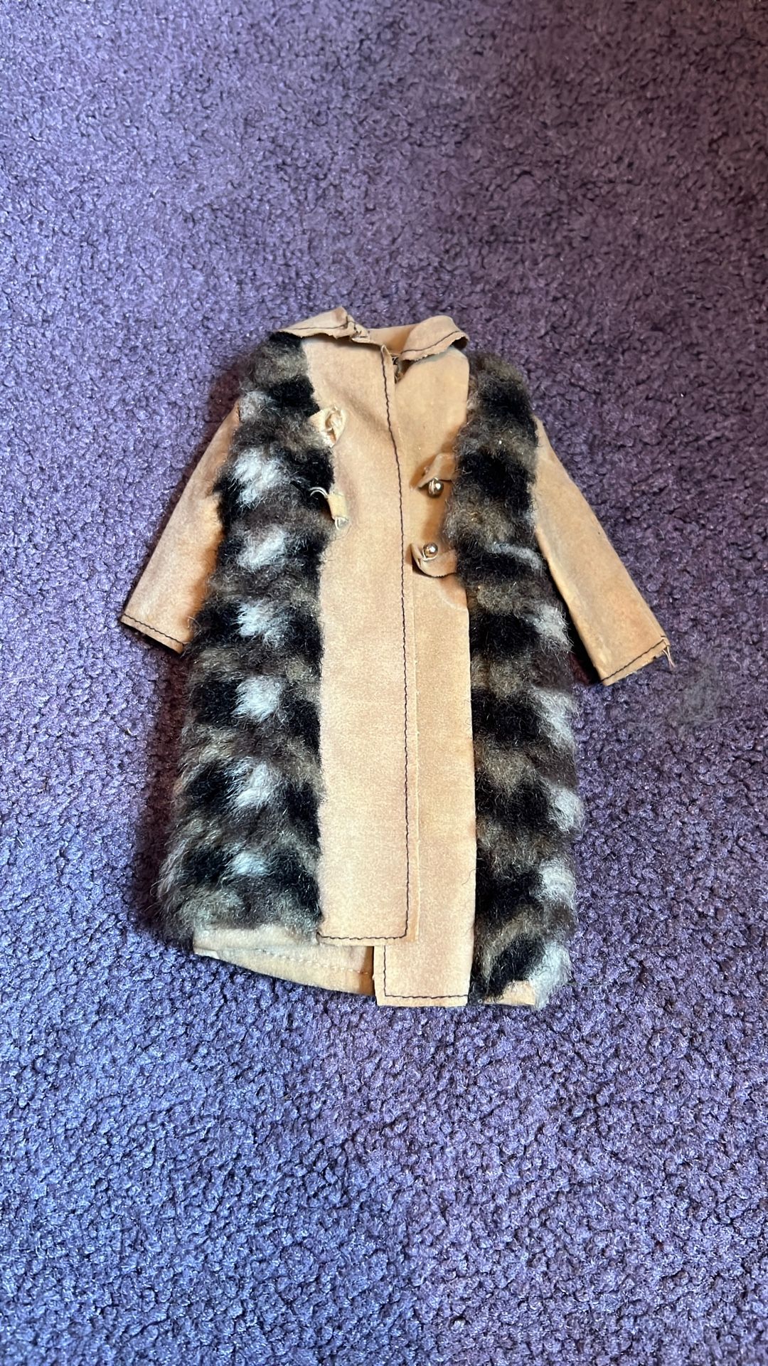 BARBIE VINTAGE 1972 SUEDE 'N FUR , COAT