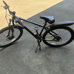 Northrock XC27 Mountain Bike bike is perfect had some extras flaps ect $200