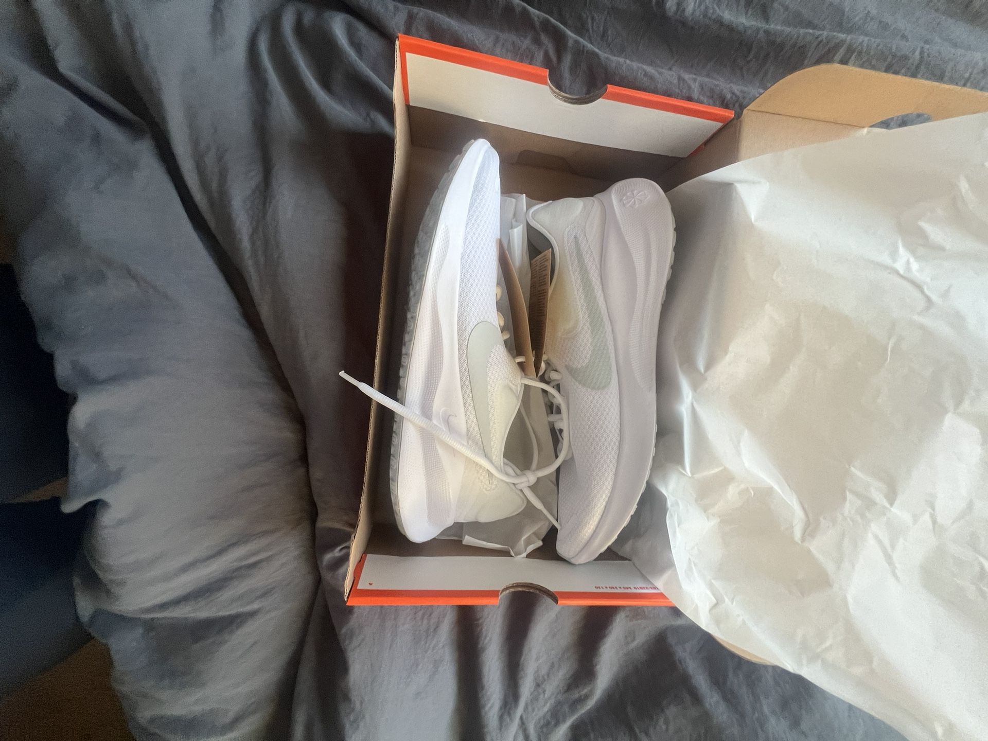 Never Worn Nike Revo 7 Shoes