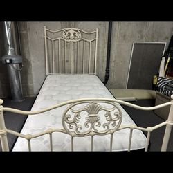 Vintage Metal Twin Bed Frame With Mattress