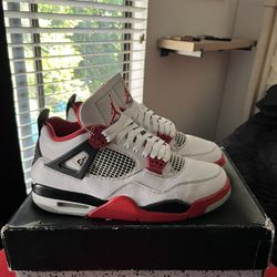 Nike Air Jordan 4