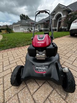 Self proper lawnmower HONDA