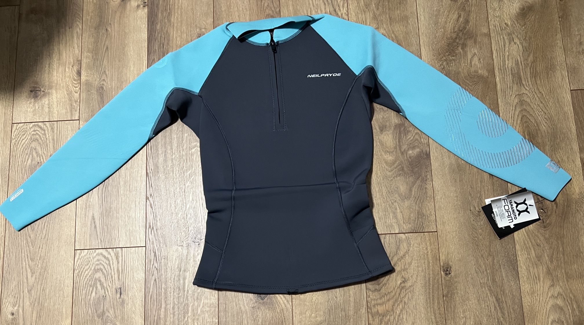 Ladies 2ml Neoprene Top Brand New With Tags