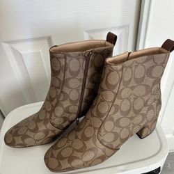 Beautiful Authentic Coach Boots