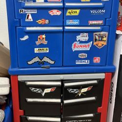 Step 2 Hot Wheels Cabinets Blue And Red 