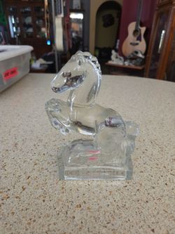 Vintage L.E. Smith glass rearing horse