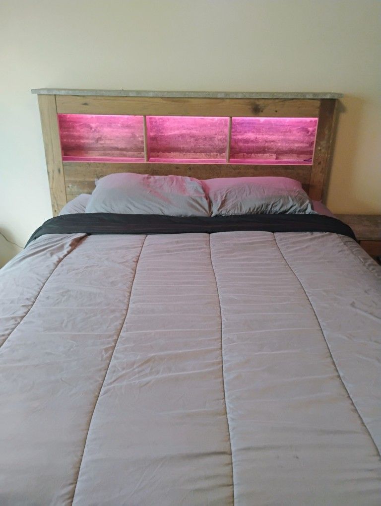 Full Bedroom Suit Queen Size Bed Night Stand Dresser With Mirror