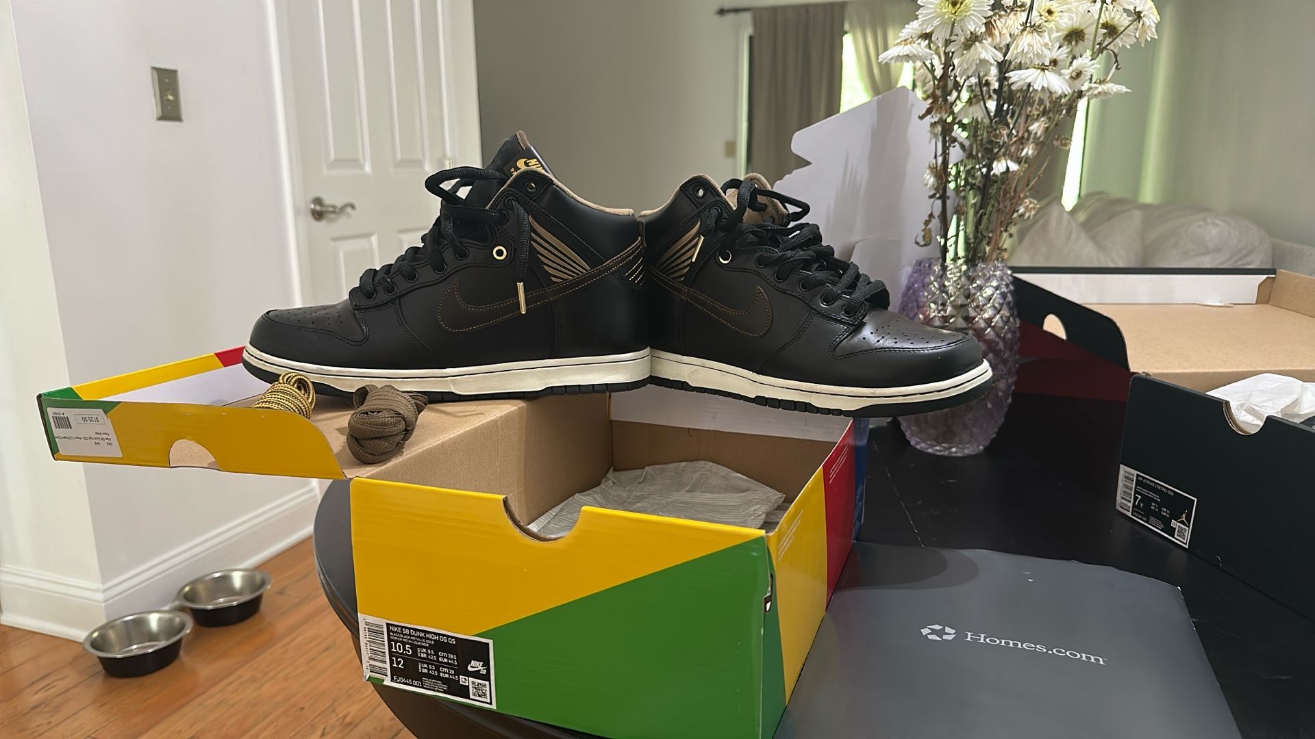 Nike SB Dunks Black And Gold 10.5