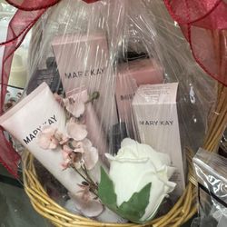 MARY KAY Juego Milagroso™ TimeWise, $116 A