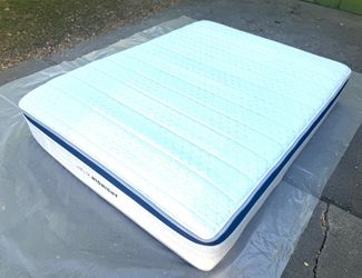 Helix midnight full size mattress
