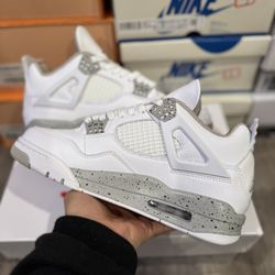 W Air Jordan 4 Retro Oreo Size 7.5 ,8 