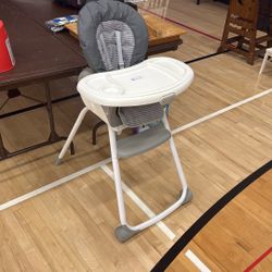 Graco Slim snacker High chair 