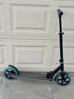 Jetson Kick Scooter Black Teal Wheels