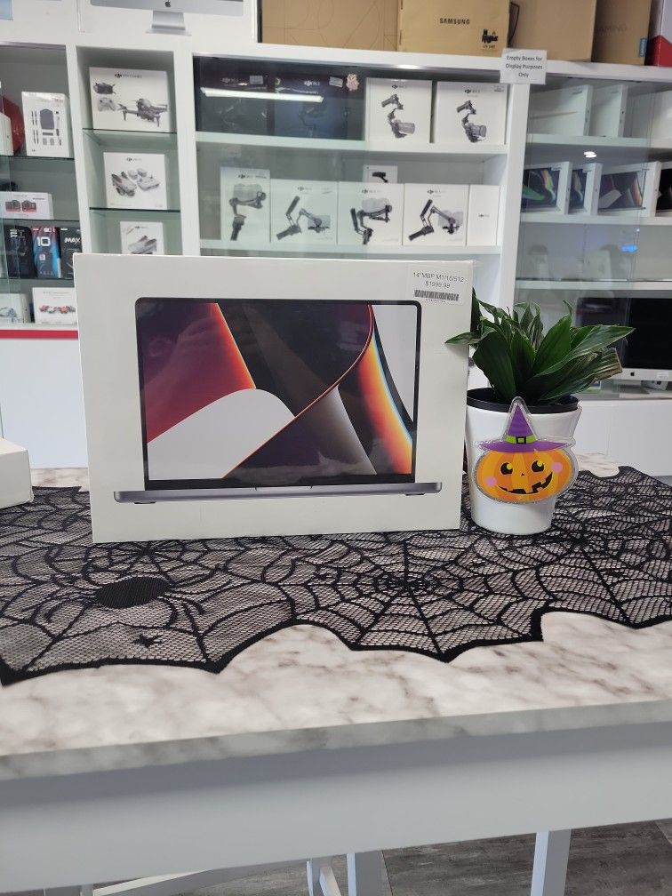 2021 Macbook Pro 14in ☆16gb, 512gb, M1 Pro ☆