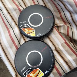 SONY WALKMAN CD  MEGA BASS $55