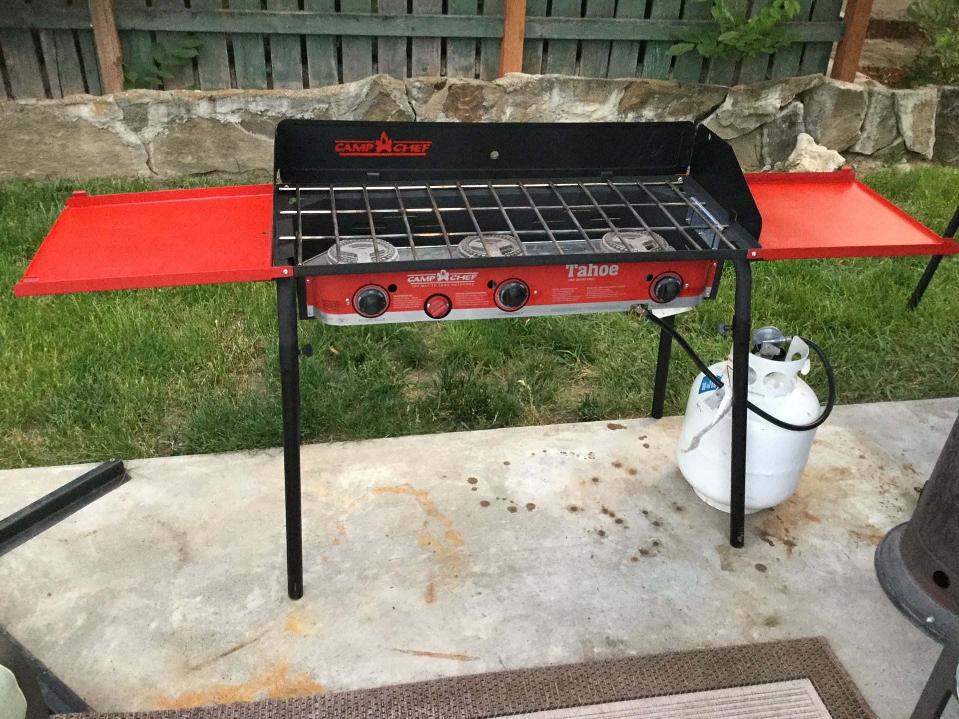 Camp Chef Deluxe Package 3 Burner Tahoe Stove, BB90l Grill Box