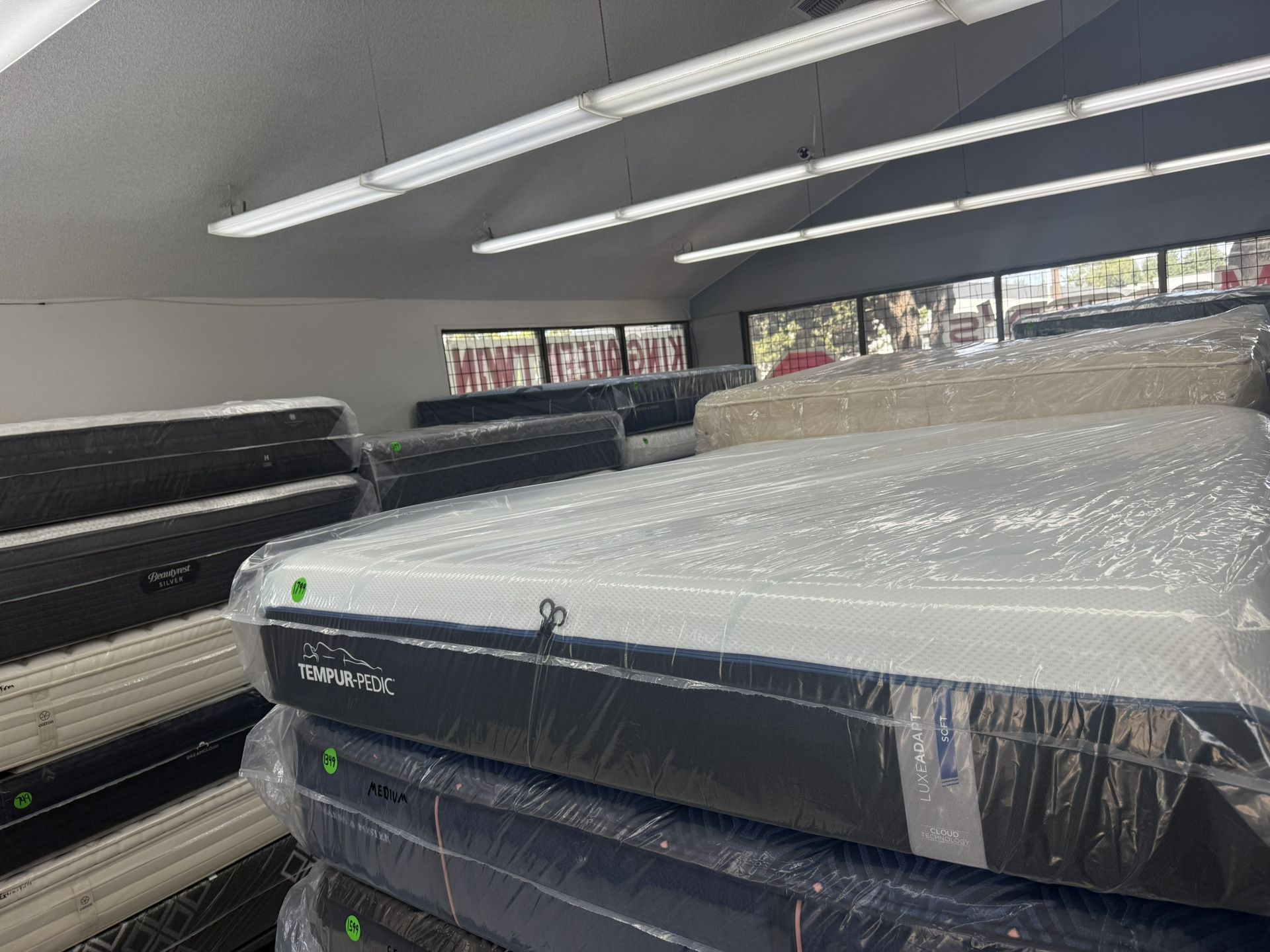 CALIFORNIA KING SIZE TEMPURPEDIC LUXEADAPT (SOFT) MATTRESS & BOX SPRINGS BED SET
