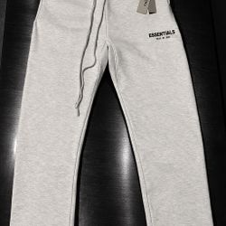 ESSENTIALS SWEATS