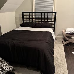 MOVINGb MUST SELL BY SUN 06/29! Black Metal FULL Size Platform Bedframe (TAKE mattress/boxspring/bedding For FREE)
