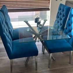 $150 4 Seat Table Set