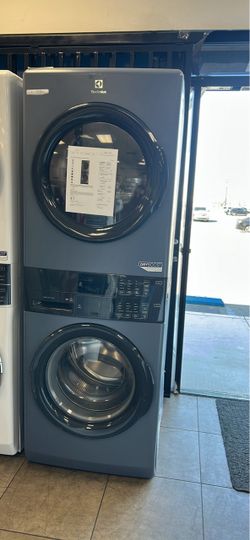 Electrolux Stacked Washer Dryer Unit