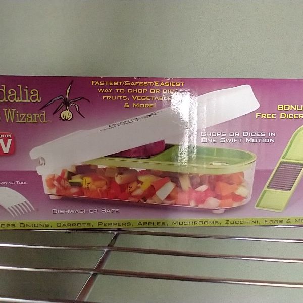 Vidalia Chop Wizard Veggie Onion Fruit Chopper As Seen On TV With  Collection Container for Sale in Norfolk, VA OfferUp