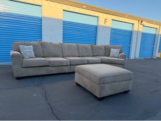 Beige Sectional Couch With Storage Ottoman 🚚🚛 Free Delivery 🚚🚛
