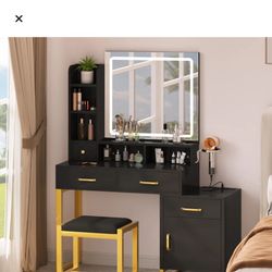 LED Light Bulb Vanity With Stool 