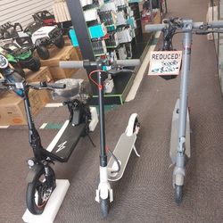 Patinetes eléctricos para adultos disponibles a partir de 199 dólares.