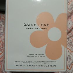 Daisy Love Marc Jacobs 