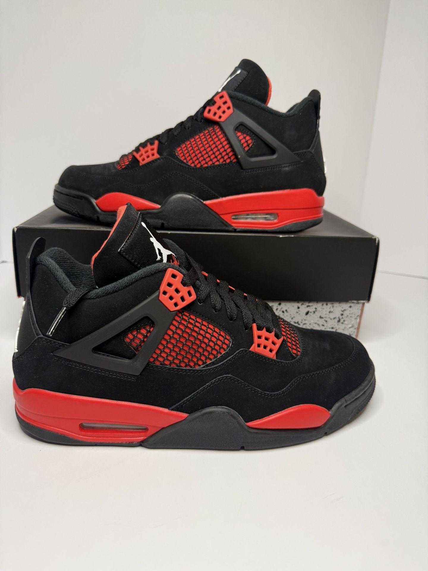 DS Jordan 4 “Red Thunder” Size 10.5 🔥 $405