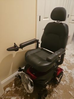 85% OFF Electric Wheelchair Like NEW