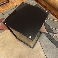 Pre-Owned Coffee Table / Center /Bedside Table In Excellent Condition 