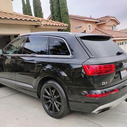 2018 Audi Q7 runs great clean title